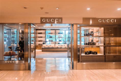 gucci nariman point|What To Shop At The Oberoi Shopping Centre .